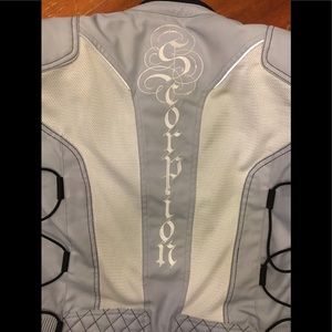 Scorpion Exo Get Stung Women’s Medium  kids XL